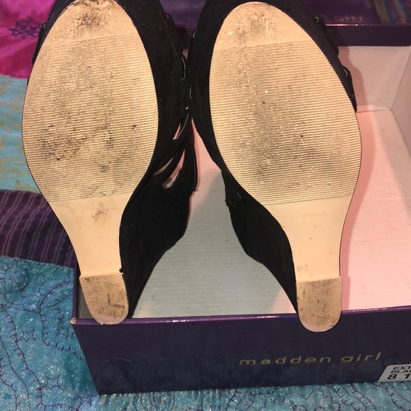 Heels - Picture 3 of 5